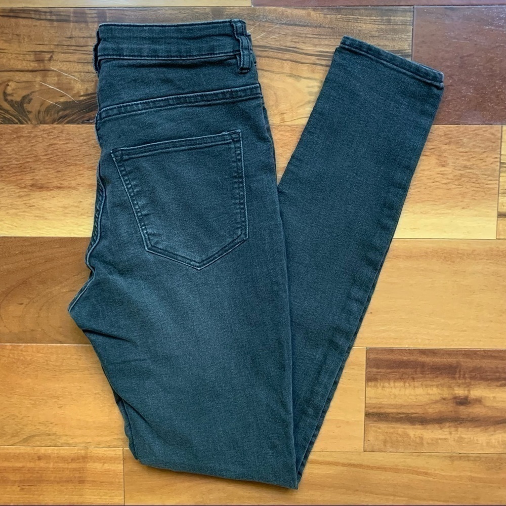 Divided Jeans